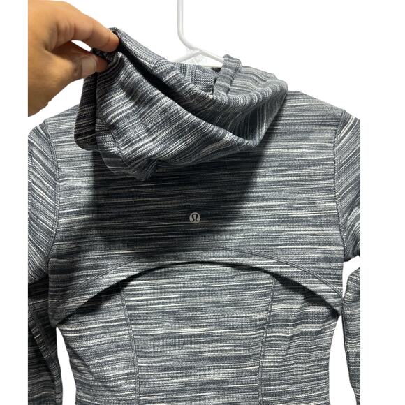 Lululemon Gray Zip Hoodie Women’s Size 4 Thumbholes Logo Excellent Condition - Picture 5 of 10